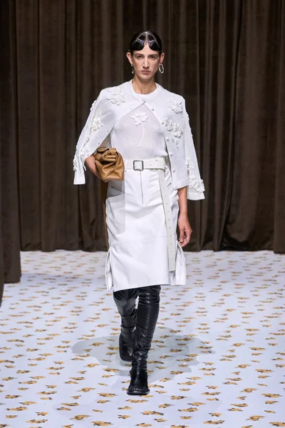 Look 37